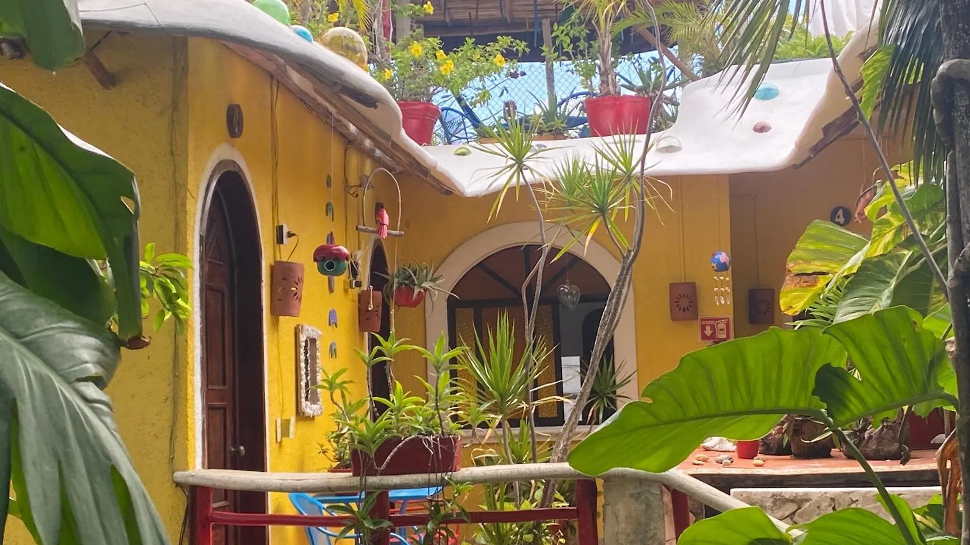 Maison Tulum 3*,